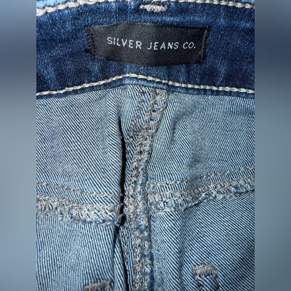 Silver Jeans Avery Capri women’s sz 27 style L44922EGX396 distressed - Picture 8 of 10